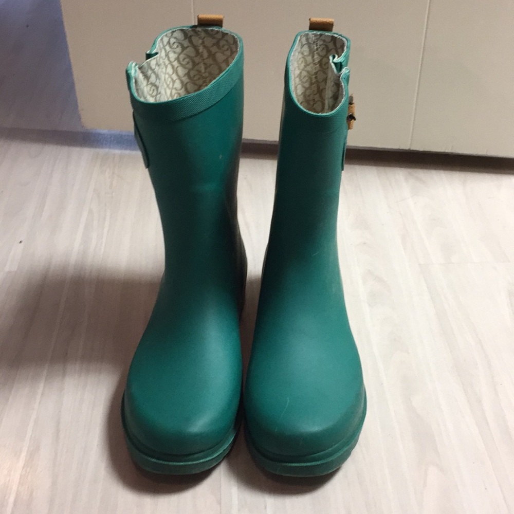 Rain boots
